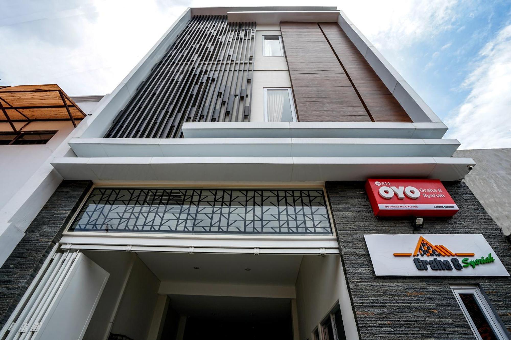 Super Oyo Capital O 614 Graha 8 Syariah Hotel Surabaya Exterior photo